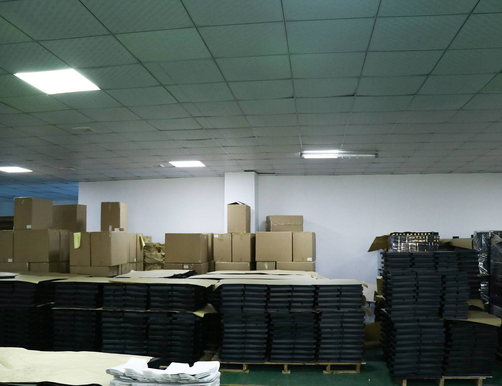 Why Choose Hibobestgift | Custom Paper Packaging Factory 13 Pallets of folded boxes and export cartons in the Hibobestgift finished goods store ready for packing